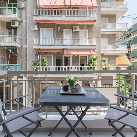 Explore History From A Chic Central Apartment Атина Екстериор снимка
